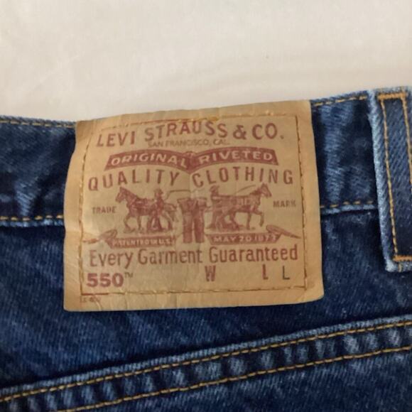 Levis Jeans Womens 12 Long Denim 550 Relaxed Fit Tapered Leg 90s Distressed USA - Picture 2 of 8